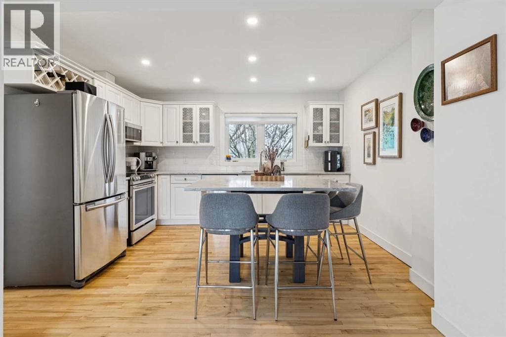 4412 Amiens Road detail 1