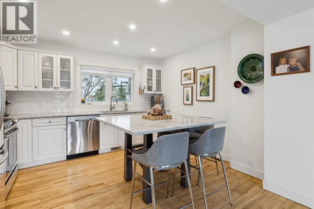 4412 Amiens Road detail 2