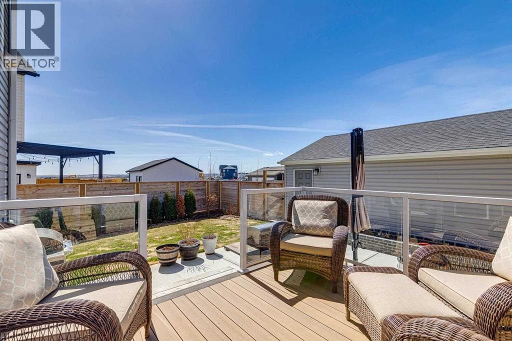 BEST VALUE IN SETON! | 4-CAR REAR PARKING | OVER... - Image 1