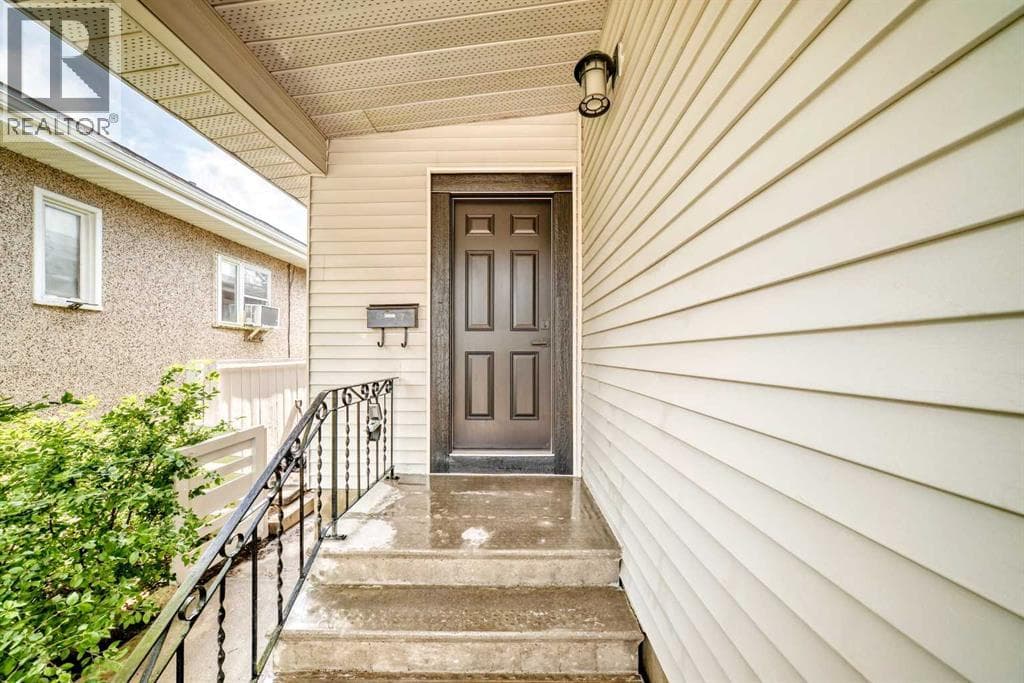 1635 24 Avenue detail 2