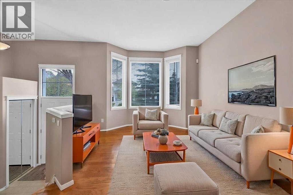 231 Tuscany Drive detail 2