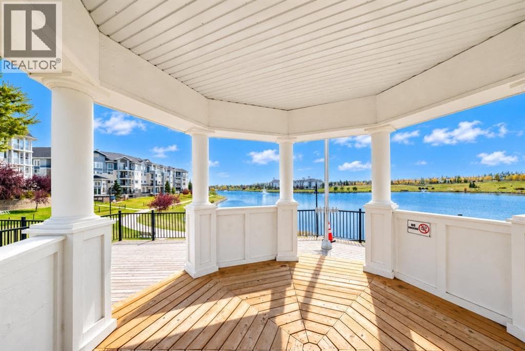 Welcome to this spacious 2-bedroom, 2-bathroom mai... - Image 1
